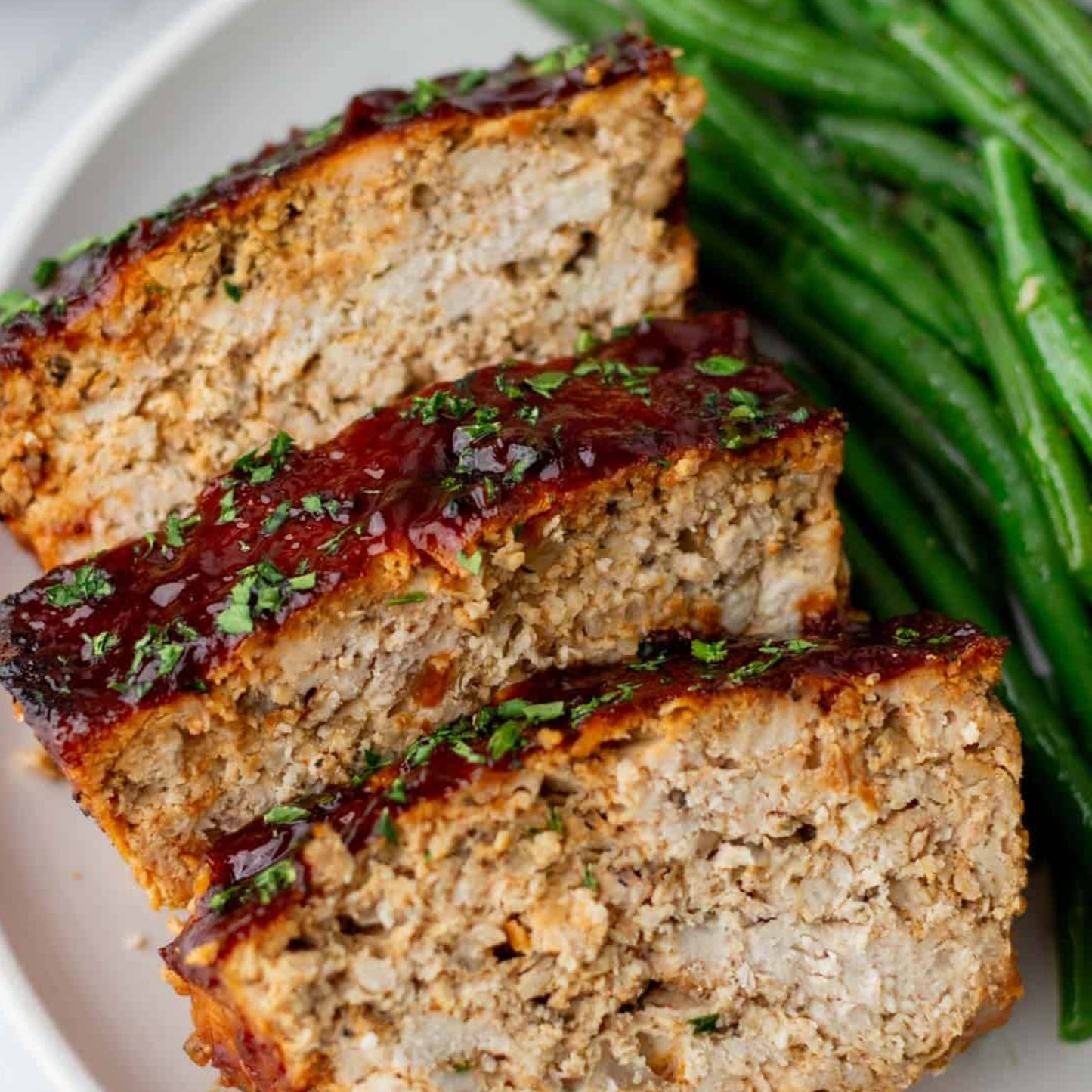 V.) Turkey Meatloaf w/ BBQ Glaze & Green Beans.
